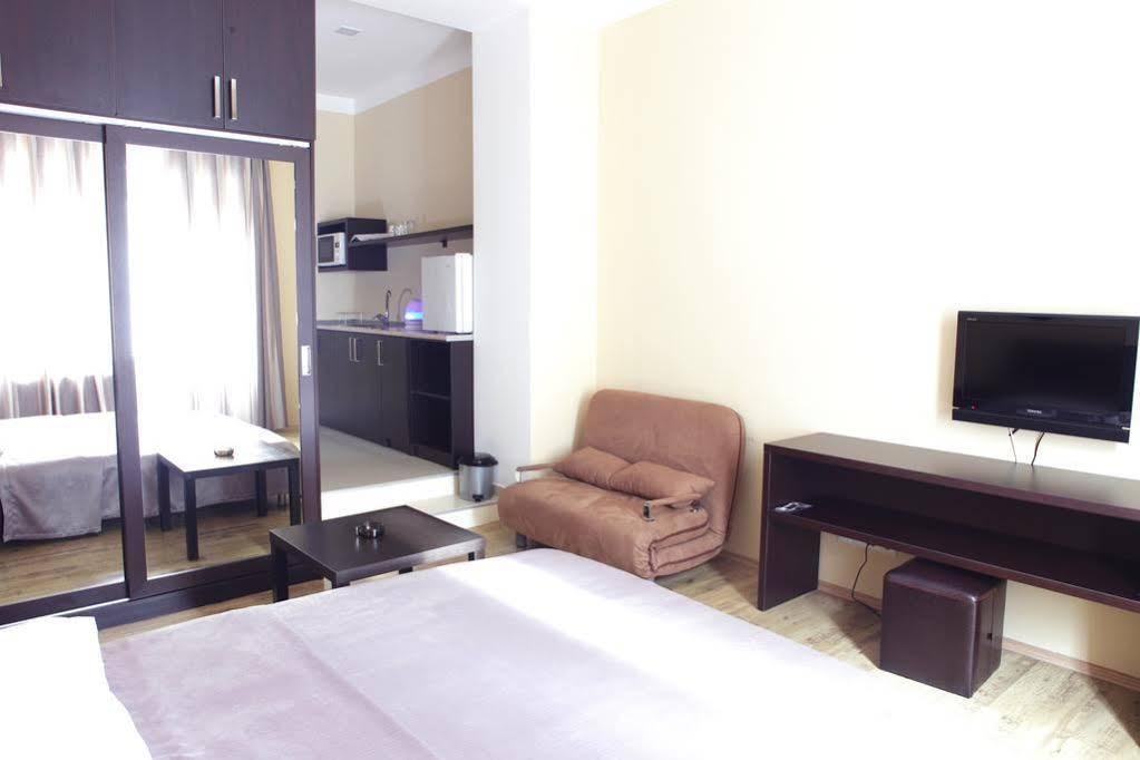 Apart Hotel Gh Тбилиси Екстериор снимка