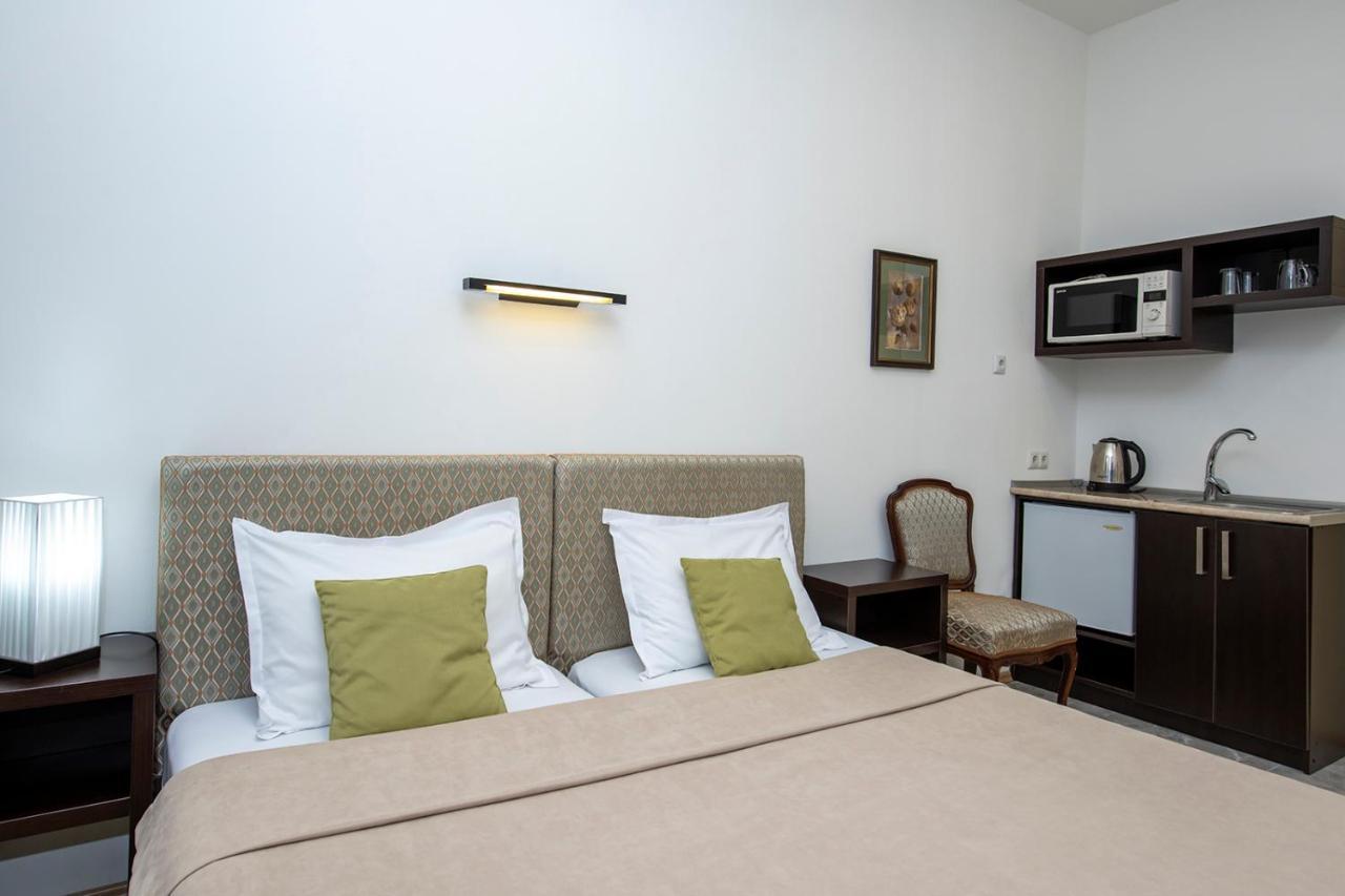 Apart Hotel Gh Тбилиси Екстериор снимка