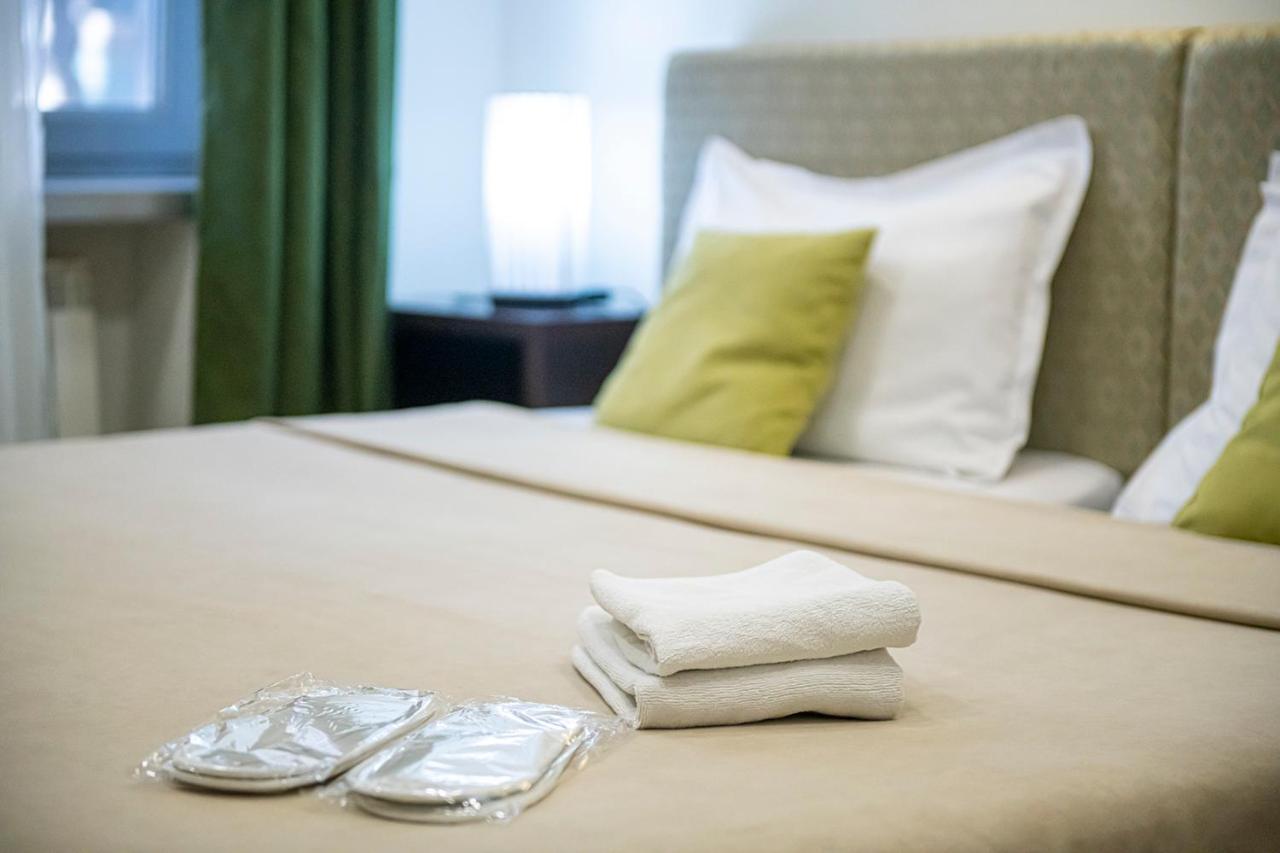 Apart Hotel Gh Тбилиси Екстериор снимка