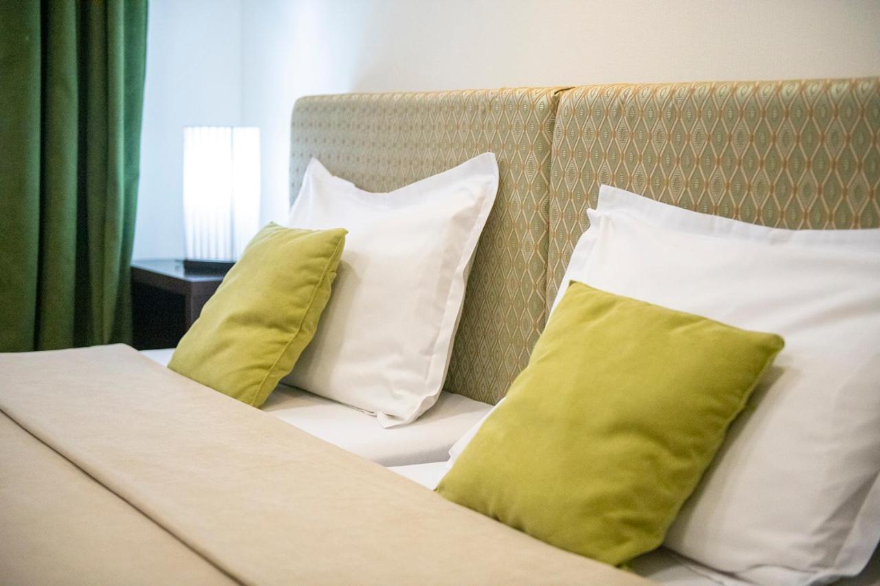 Apart Hotel Gh Тбилиси Екстериор снимка