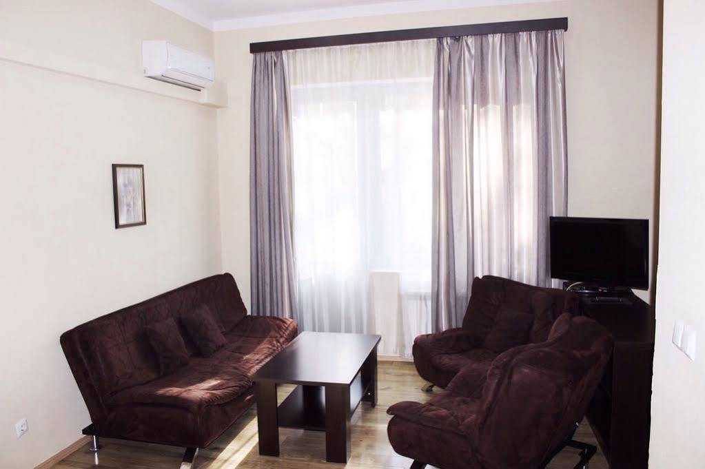 Apart Hotel Gh Тбилиси Екстериор снимка